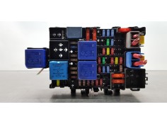 Recambio de caja reles / fusibles para renault scenic iv grand zen referencia OEM IAM 243800453R  