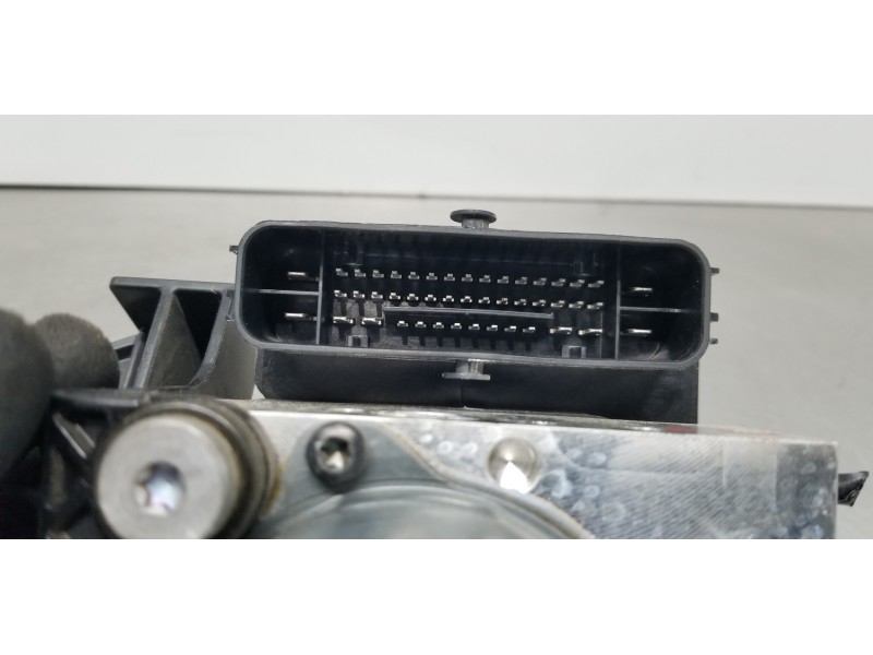 Recambio de abs para hyundai tucson klass referencia OEM IAM 58910N7031 BQ6GAG1F13 