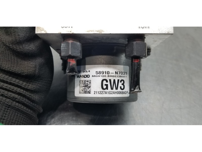 Recambio de abs para hyundai tucson klass referencia OEM IAM 58910N7031 BQ6GAG1F13 