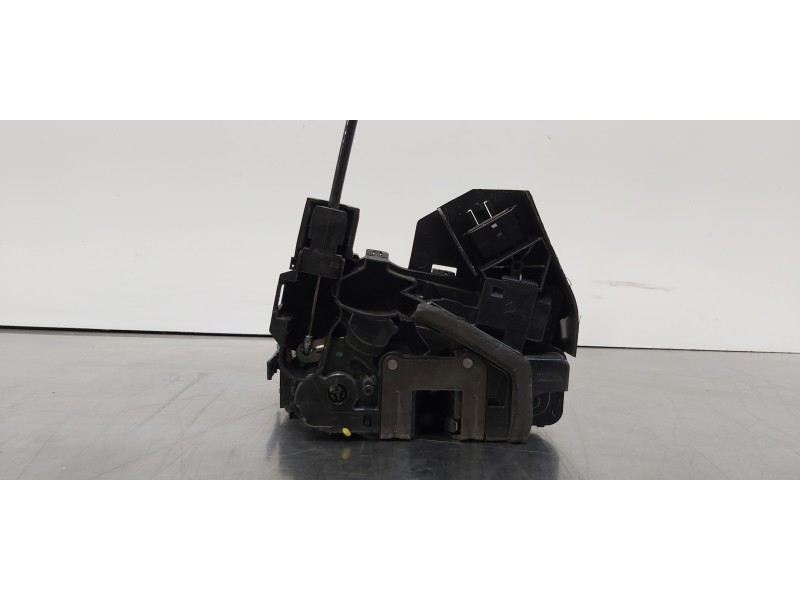 Recambio de cerradura puerta trasera derecha para renault scenic iv grand zen referencia OEM IAM 825023014R  