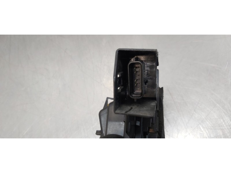 Recambio de cerradura puerta trasera derecha para renault scenic iv grand zen referencia OEM IAM 825023014R  