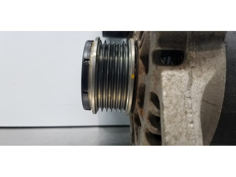 Recambio de alternador para hyundai tucson klass referencia OEM IAM 373002U300  