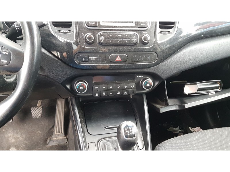 kia carens ( ) del año 2015