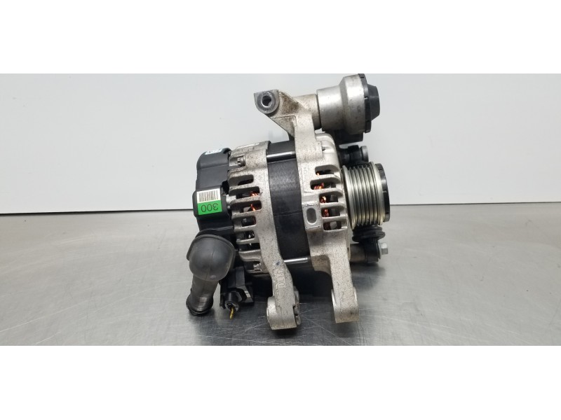 Recambio de alternador para hyundai tucson klass referencia OEM IAM 373002U300  