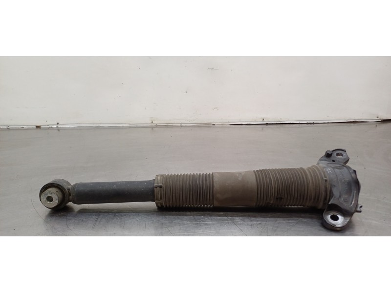 Recambio de amortiguador trasero derecho para land rover discovery sport pure referencia OEM IAM LR061355 GK7218A116 