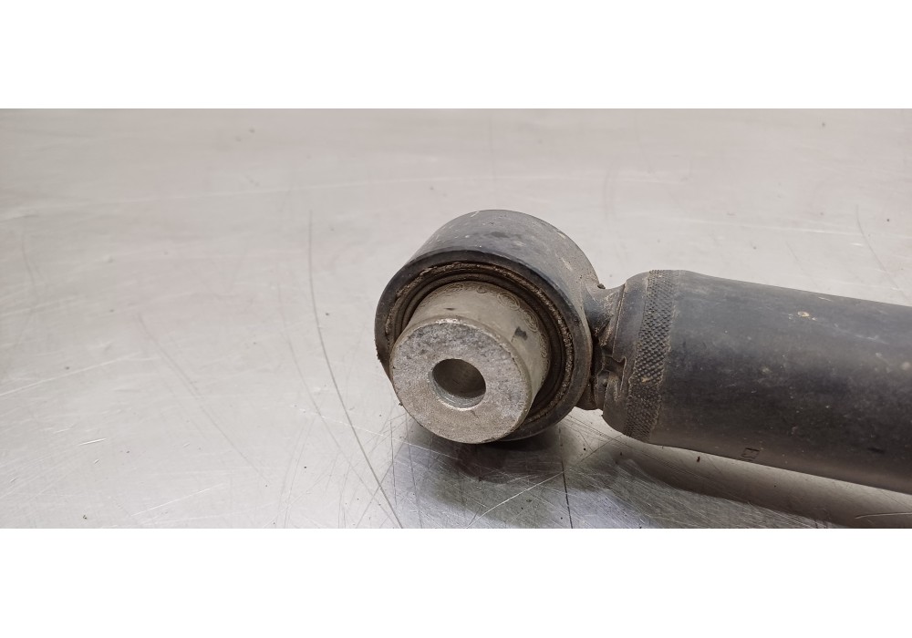 Recambio de amortiguador trasero derecho para land rover discovery sport pure referencia OEM IAM LR061355 GK7218A116 