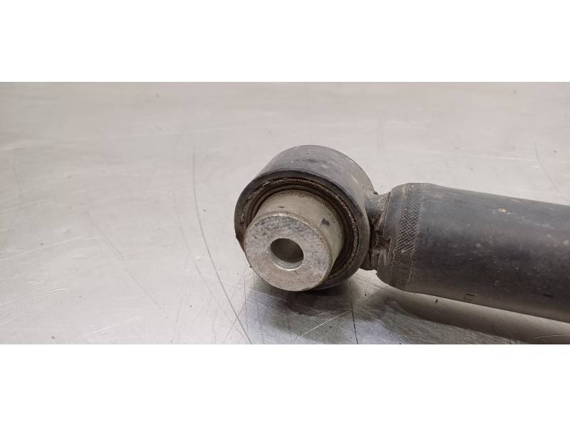 Recambio de amortiguador trasero derecho para land rover discovery sport pure referencia OEM IAM LR061355 GK7218A116 