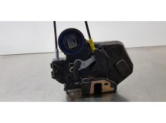 Recambio de cerradura puerta trasera derecha para toyota corolla verso (e12) 1.8 linea sol referencia OEM IAM 6905013090   2