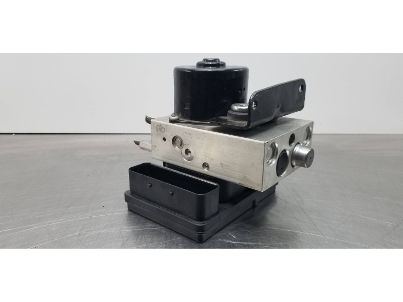 Recambio de abs para ssangyong rodius xdi referencia OEM IAM 4894021700 06210227604 