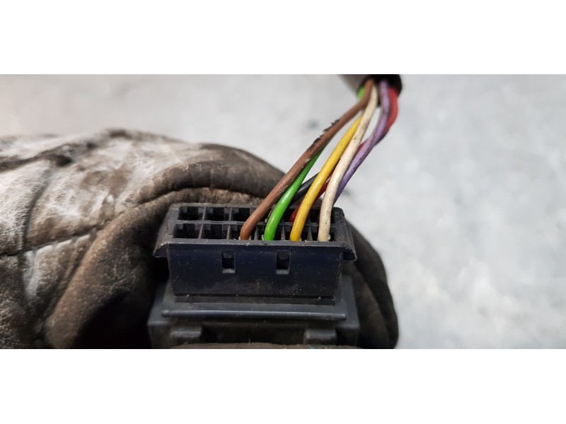 Recambio de retrovisor derecho para seat cordoba berlina (6k2) stella referencia OEM IAM    Recambio de retrovisor derecho para seat cordoba berlina (6k2) stella referencia OEM IAM