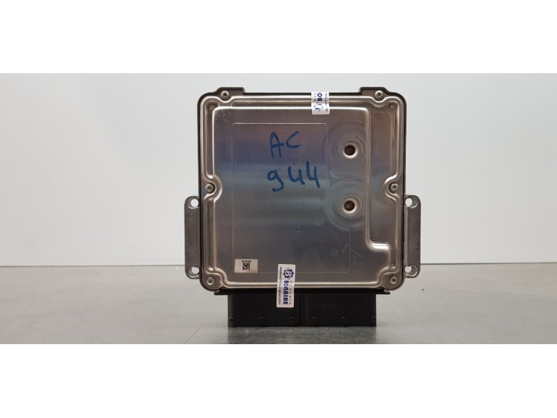 Recambio de centralita motor uce para land rover discovery sport pure referencia OEM IAM HX7312C520FFB LR088575 0281033584