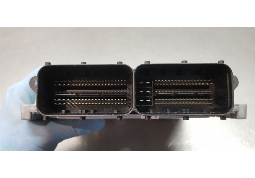 Recambio de centralita motor uce para land rover discovery sport pure referencia OEM IAM HX7312C520FFB LR088575 0281033584