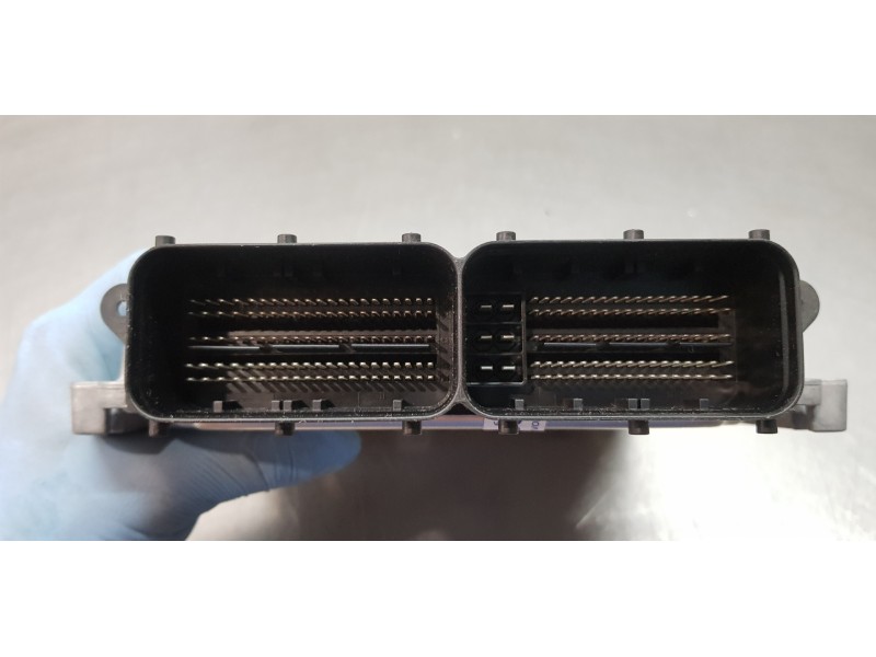 Recambio de centralita motor uce para land rover discovery sport pure referencia OEM IAM HX7312C520FFB LR088575 0281033584