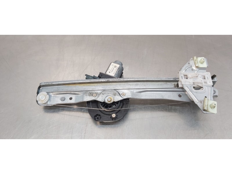 Recambio de elevalunas trasero derecho para renault scenic iv grand zen referencia OEM IAM 827201983R  