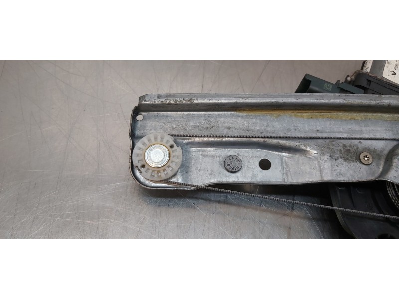 Recambio de elevalunas trasero derecho para renault scenic iv grand zen referencia OEM IAM 827201983R  