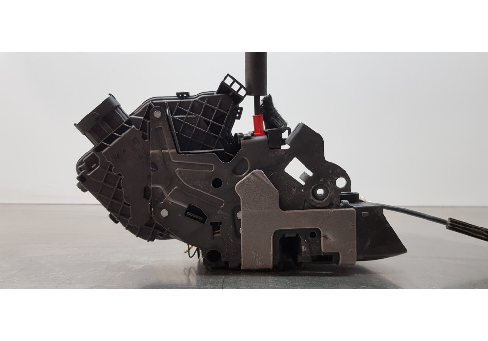 Recambio de cerradura puerta delantera derecha para land rover discovery sport pure referencia OEM IAM LR078707 FK72203A28EE CPL