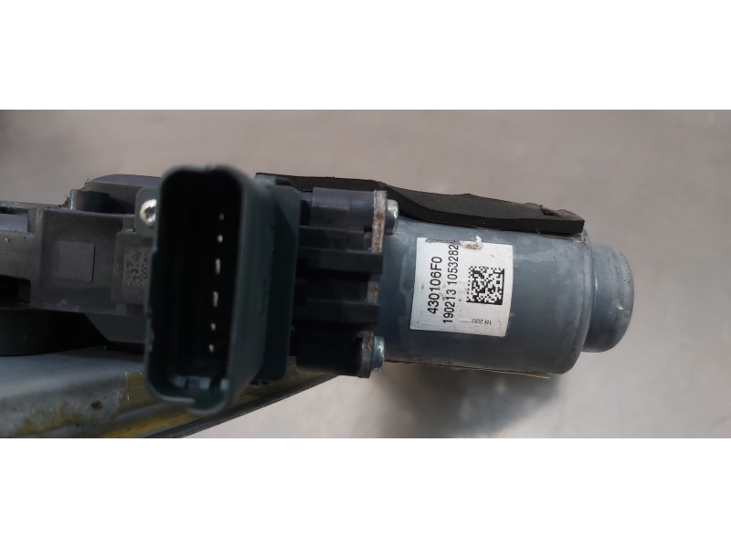 Recambio de elevalunas trasero derecho para renault scenic iv grand zen referencia OEM IAM 827201983R  