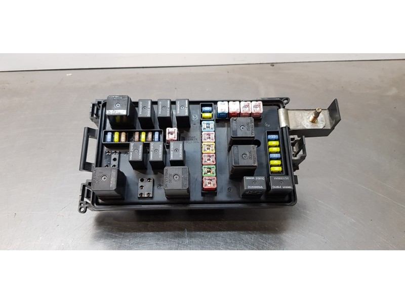 Recambio de caja reles / fusibles para chrysler 300 c 3.0 crd referencia OEM IAM P05087269AI   Recambio de caja reles / fusibles para chrysler 300 c 3.0 crd referencia OEM IAM P05087269AI
