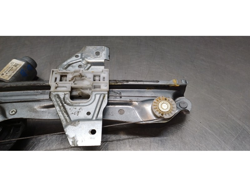 Recambio de elevalunas trasero derecho para renault scenic iv grand zen referencia OEM IAM 827201983R  