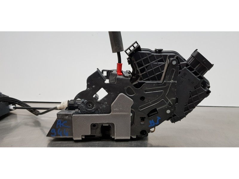 Recambio de cerradura puerta delantera izquierda para land rover discovery sport pure referencia OEM IAM LR078730 FK72203A29AE 