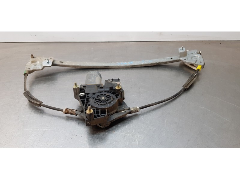 Recambio de elevalunas delantero izquierdo para peugeot 406 berlina (s1/s2) svdt referencia OEM IAM 0130821674   Recambio de elevalunas delantero izquierdo para peugeot 406 berlina (s1/s2) svdt referencia OEM IAM 0130821674