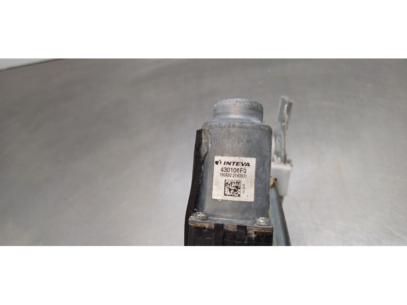 Recambio de elevalunas trasero derecho para renault scenic iv grand zen referencia OEM IAM 827201983R  