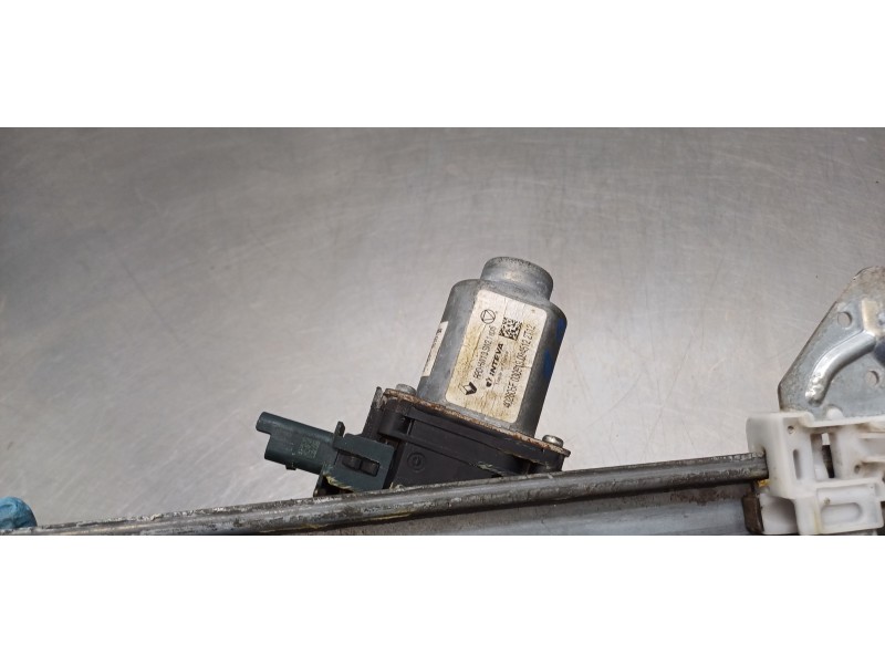 Recambio de elevalunas trasero derecho para renault scenic iv grand zen referencia OEM IAM 827201983R  