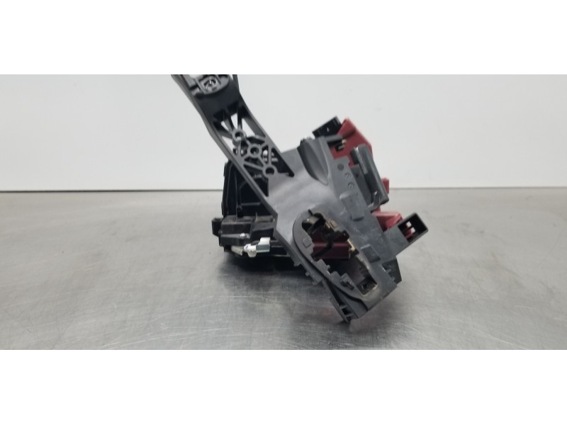 Recambio de cerradura puerta trasera izquierda para hyundai tucson klass referencia OEM IAM 81410N7000  