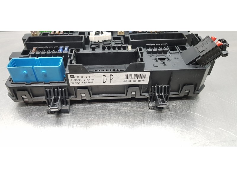 Recambio de caja reles / fusibles para opel astra h berlina enjoy referencia OEM IAM 13181278 5DK00866931  Recambio de caja reles / fusibles para opel astra h berlina enjoy referencia OEM IAM 13181278 5DK00866931