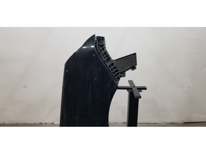 Recambio de aleta delantera derecha para ssangyong rodius xdi referencia OEM IAM 5182121200  