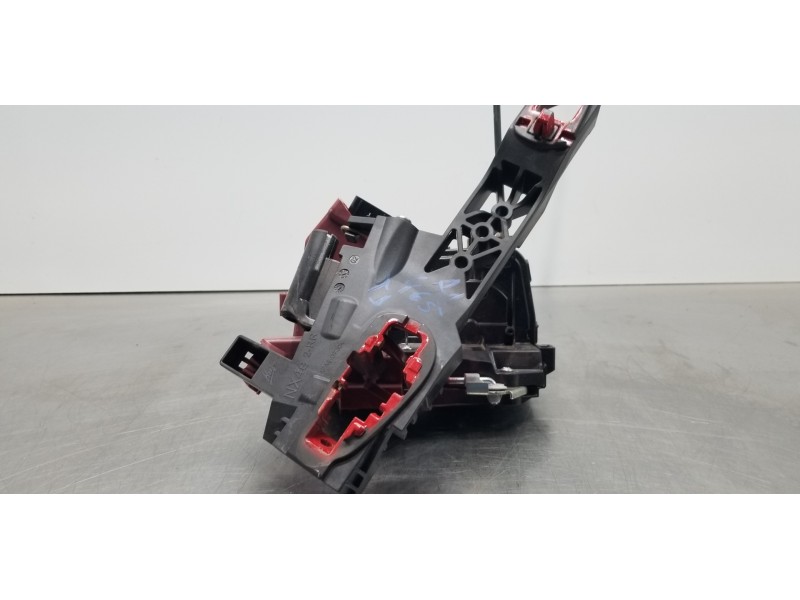 Recambio de cerradura puerta trasera derecha para hyundai tucson klass referencia OEM IAM 81420N7000  