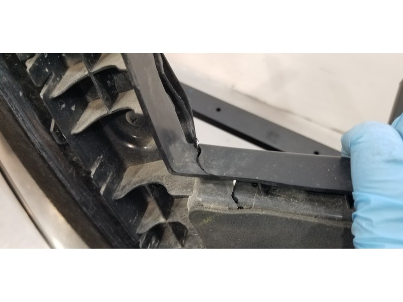 Recambio de aleta delantera derecha para ssangyong rodius xdi referencia OEM IAM 5182121200  