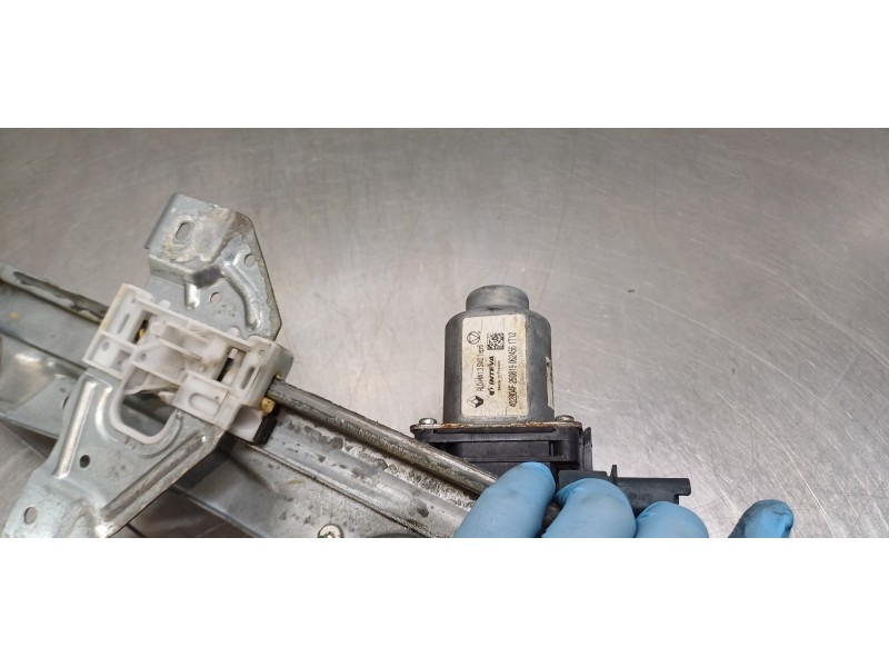 Recambio de elevalunas trasero izquierdo para renault scenic iv grand zen referencia OEM IAM 827213658R  