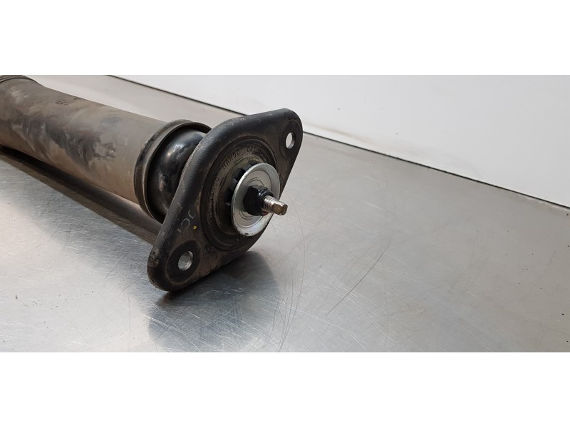 Recambio de amortiguador trasero derecho para ssangyong korando premium 4x2 referencia OEM IAM 4531034000   Recambio de amortiguador trasero derecho para ssangyong korando premium 4x2 referencia OEM IAM 4531034000