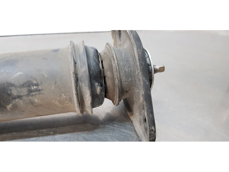 Recambio de amortiguador trasero derecho para ssangyong korando premium 4x2 referencia OEM IAM 4531034000   Recambio de amortiguador trasero derecho para ssangyong korando premium 4x2 referencia OEM IAM 4531034000