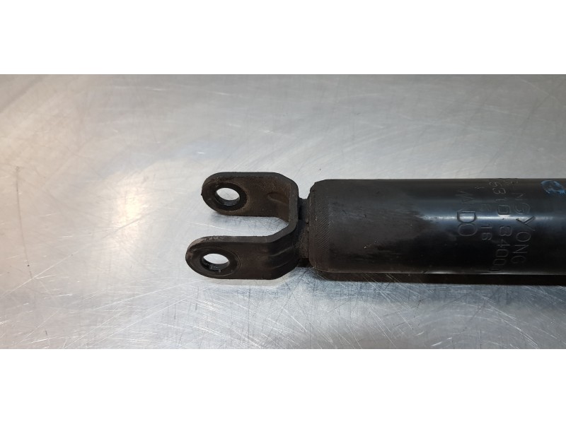 Recambio de amortiguador trasero derecho para ssangyong korando premium 4x2 referencia OEM IAM 4531034000   Recambio de amortiguador trasero derecho para ssangyong korando premium 4x2 referencia OEM IAM 4531034000
