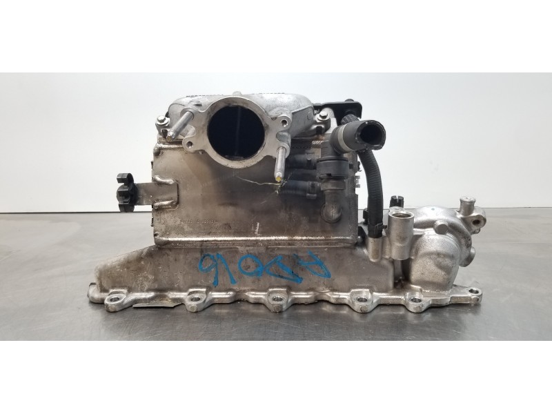 Recambio de colector admision para renault scenic iv grand zen referencia OEM IAM 140038639R  