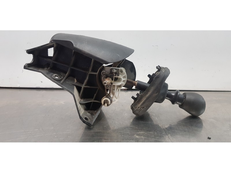 Recambio de palanca cambio para renault master kasten l3h2 hka 3,5t referencia OEM IAM 8200744935   Recambio de palanca cambio para renault master kasten l3h2 hka 3,5t referencia OEM IAM 8200744935