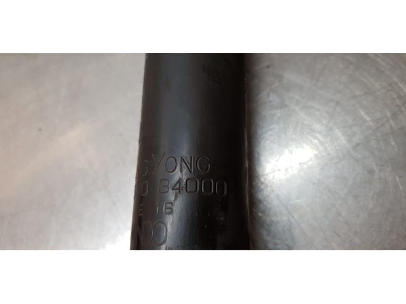 Recambio de amortiguador trasero derecho para ssangyong korando premium 4x2 referencia OEM IAM 4531034000   Recambio de amortiguador trasero derecho para ssangyong korando premium 4x2 referencia OEM IAM 4531034000