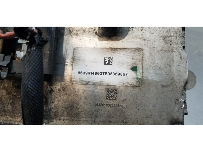 Recambio de colector admision para renault scenic iv grand zen referencia OEM IAM 140038639R  