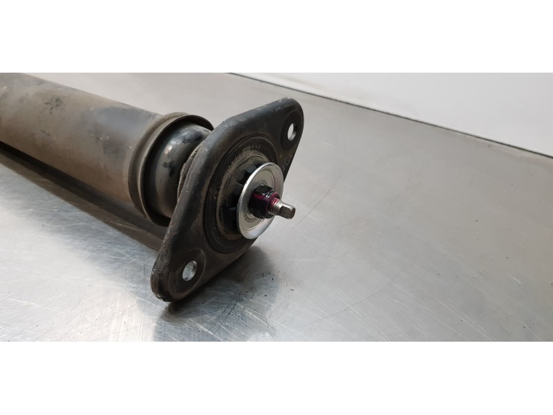 Recambio de amortiguador trasero izquierdo para ssangyong korando premium 4x2 referencia OEM IAM 4531034000   Recambio de amortiguador trasero izquierdo para ssangyong korando premium 4x2 referencia OEM IAM 4531034000