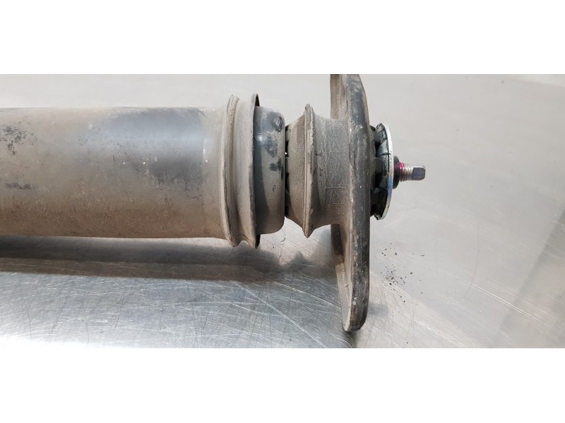 Recambio de amortiguador trasero izquierdo para ssangyong korando premium 4x2 referencia OEM IAM 4531034000   Recambio de amortiguador trasero izquierdo para ssangyong korando premium 4x2 referencia OEM IAM 4531034000