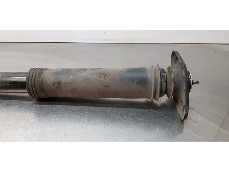 Recambio de amortiguador trasero izquierdo para ssangyong korando premium 4x2 referencia OEM IAM 4531034000   Recambio de amortiguador trasero izquierdo para ssangyong korando premium 4x2 referencia OEM IAM 4531034000