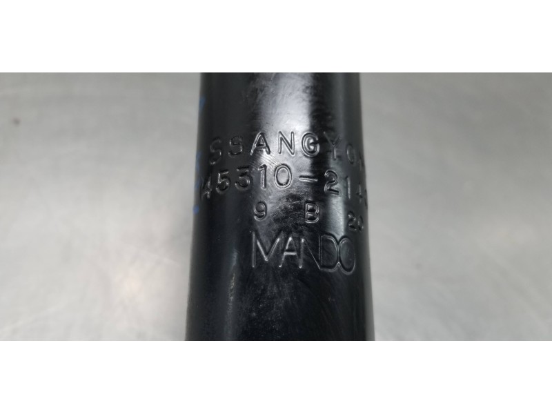 Recambio de amortiguador trasero derecho para ssangyong rodius xdi referencia OEM IAM 4530121300 4531021400 