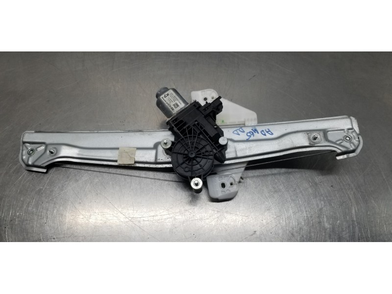 Recambio de elevalunas delantero derecho para hyundai tucson klass referencia OEM IAM 82460N7010 82404N7000 430106F0