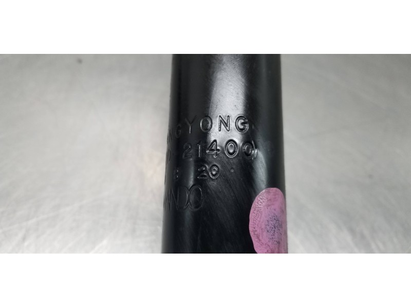 Recambio de amortiguador trasero derecho para ssangyong rodius xdi referencia OEM IAM 4530121300 4531021400 