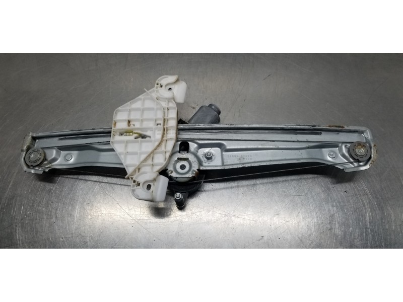 Recambio de elevalunas delantero derecho para hyundai tucson klass referencia OEM IAM 82460N7010 82404N7000 430106F0