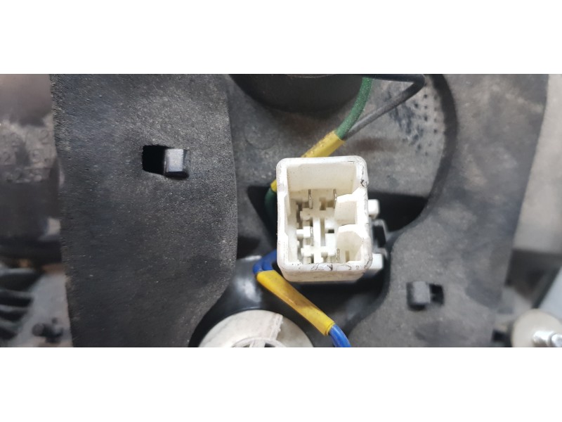 Recambio de piloto trasero derecho interior para kia carens ( ) concept referencia OEM IAM 92404A4010   Recambio de piloto trasero derecho interior para kia carens ( ) concept referencia OEM IAM 92404A4010