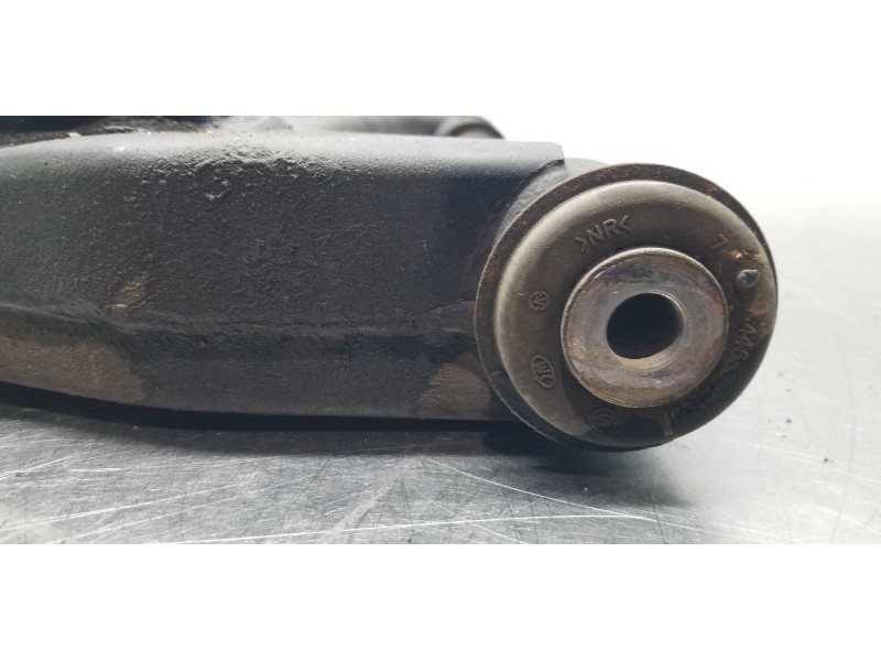 Recambio de brazo suspension inferior delantero izquierdo para ssangyong rodius xdi referencia OEM IAM 4450121001  