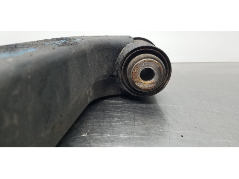 Recambio de brazo suspension inferior delantero izquierdo para ssangyong rodius xdi referencia OEM IAM 4450121001  